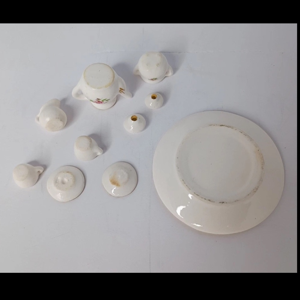 Porcelain Miniture Tea Set with Plate, Teapot, Creamer, Sugar Dish, and 2 Cups - Picture 4 of 6